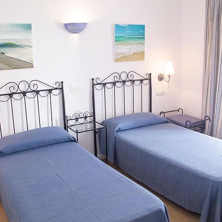 Hostal Alemania Es Pujols Exterior photo