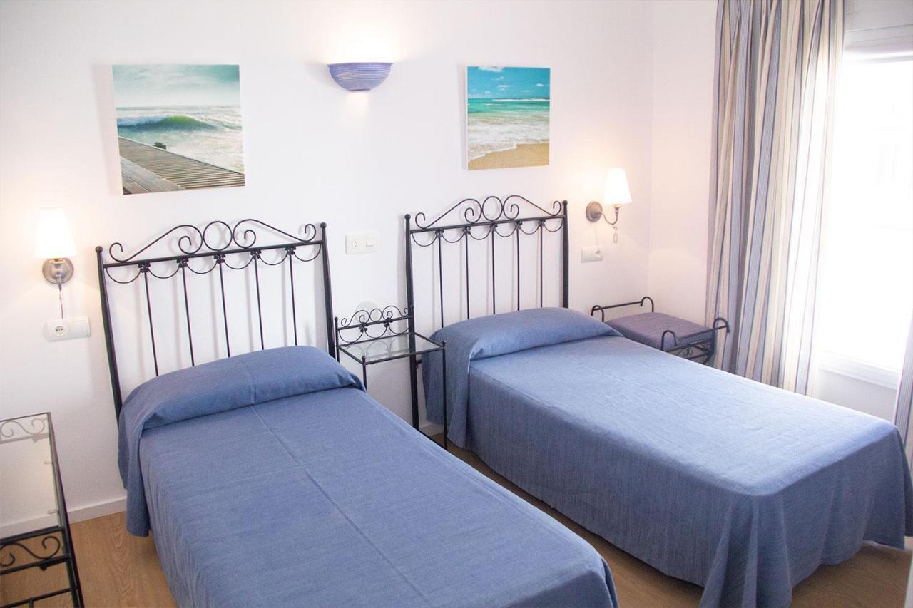 Hostal Alemania Es Pujols Exterior photo