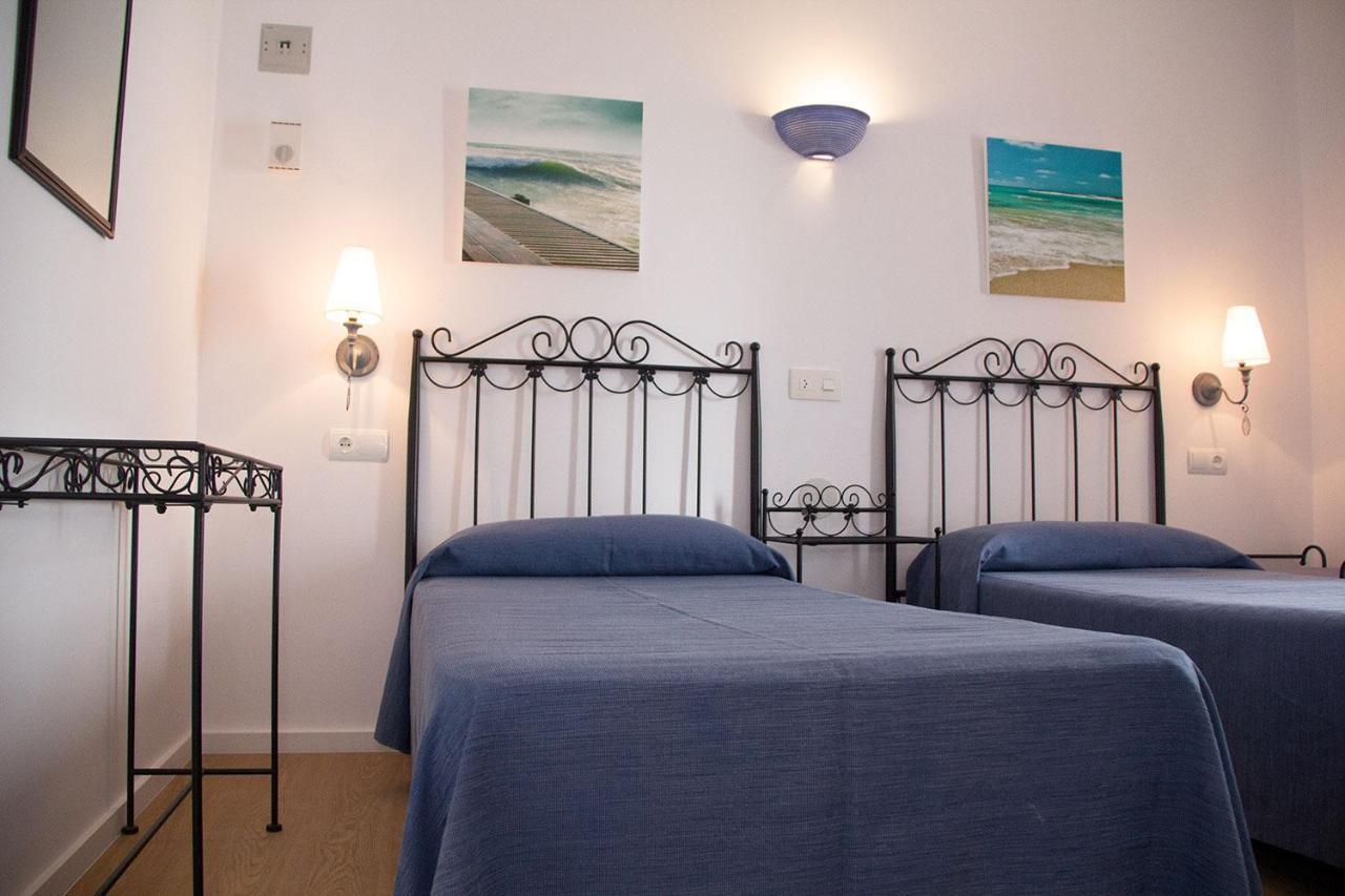 Hostal Alemania Es Pujols Exterior photo
